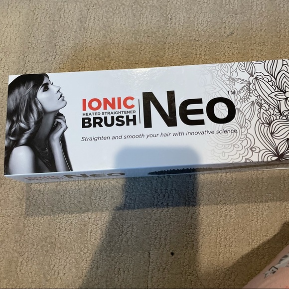NEO CHOICE IONIC HEATED STRAIGHTENER BRUSH - Picture 1 of 5